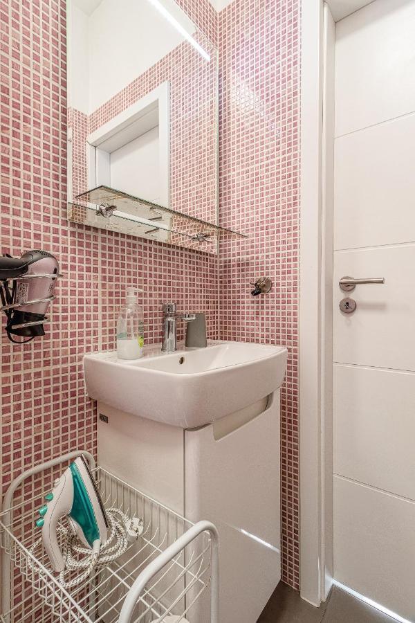 Bratislava -Apartment Near The City Center With A Balcony Buitenkant foto