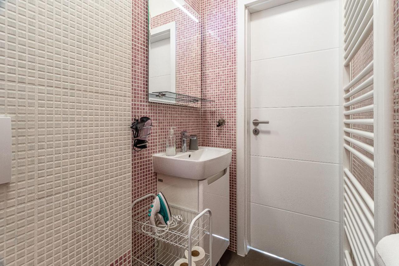 Bratislava -Apartment Near The City Center With A Balcony Buitenkant foto