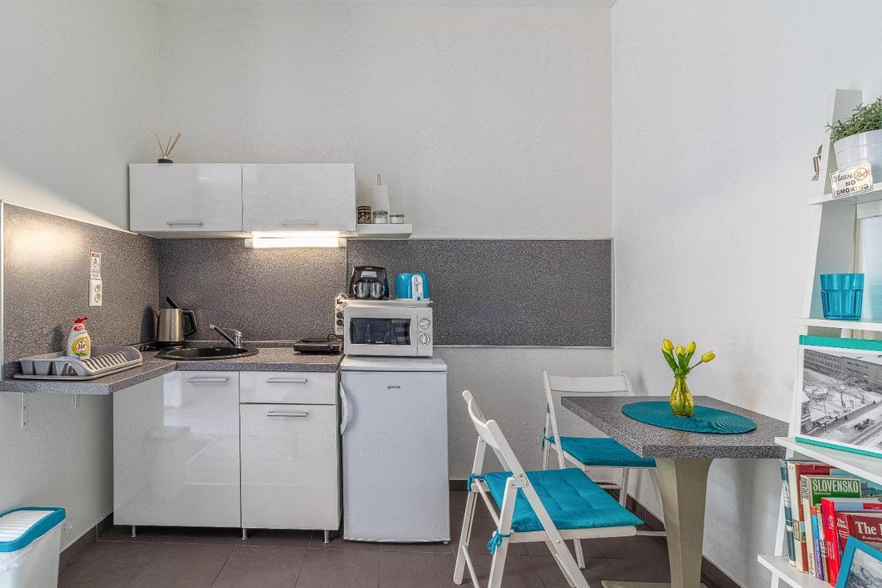 Bratislava -Apartment Near The City Center With A Balcony Buitenkant foto