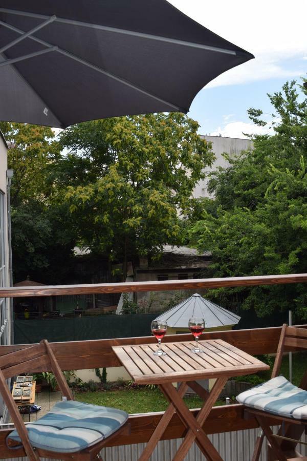 Bratislava -Apartment Near The City Center With A Balcony Buitenkant foto